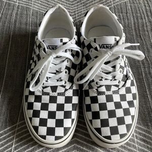 VANS Women’s Doheny Sneaker